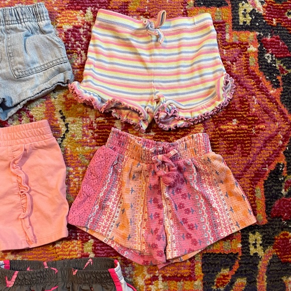 2T Shorts Bundle - Picture 2 of 5